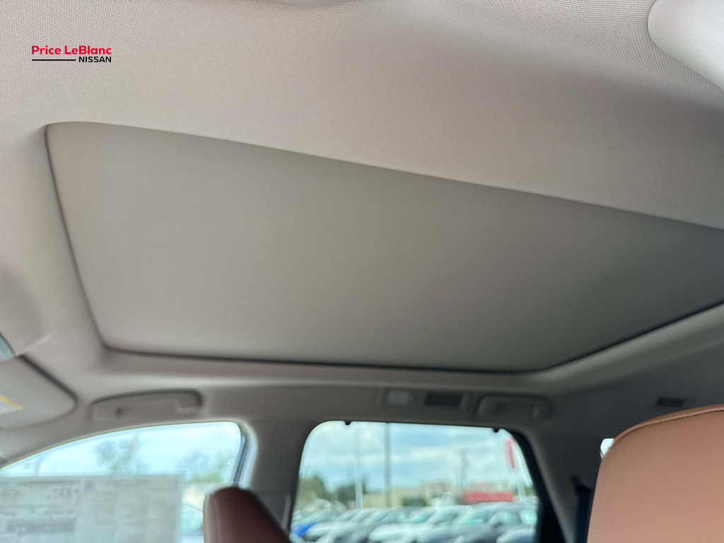 2026 Nissan Pathfinder Platinum Super Black at Price LeBlanc Nissan