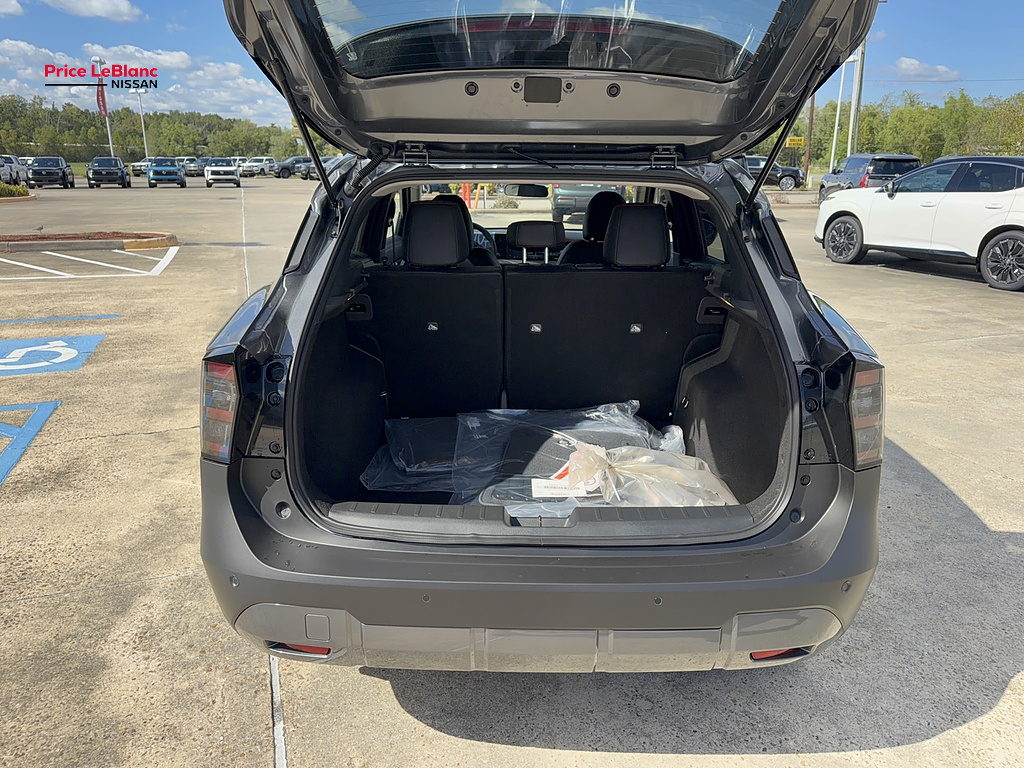 2027 Nissan Kicks photo 14 of 21