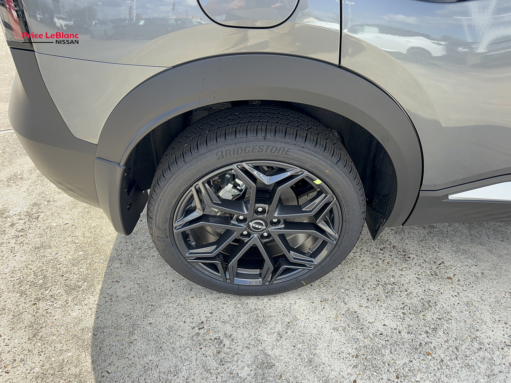 2027 Nissan Kicks photo 10 of 21