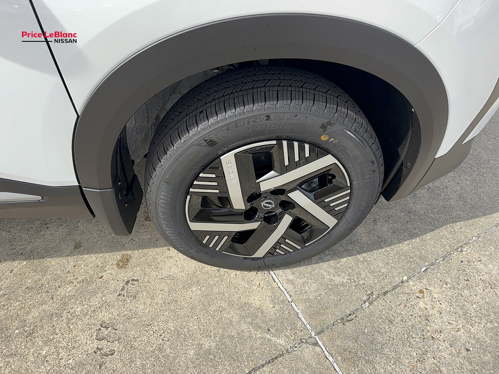 2027 Nissan Kicks photo 10 of 24