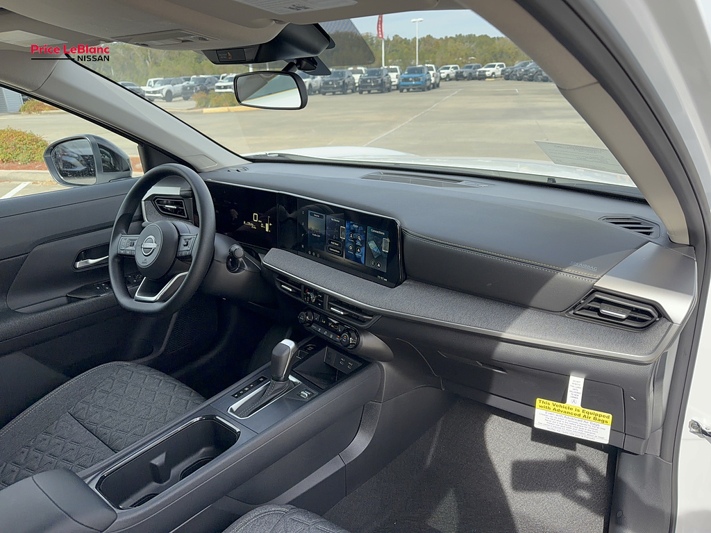 2027 Nissan Kicks photo 12 of 24