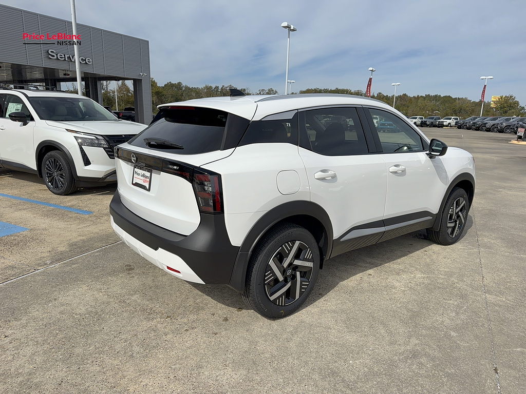 2027 Nissan Kicks photo 8 of 24