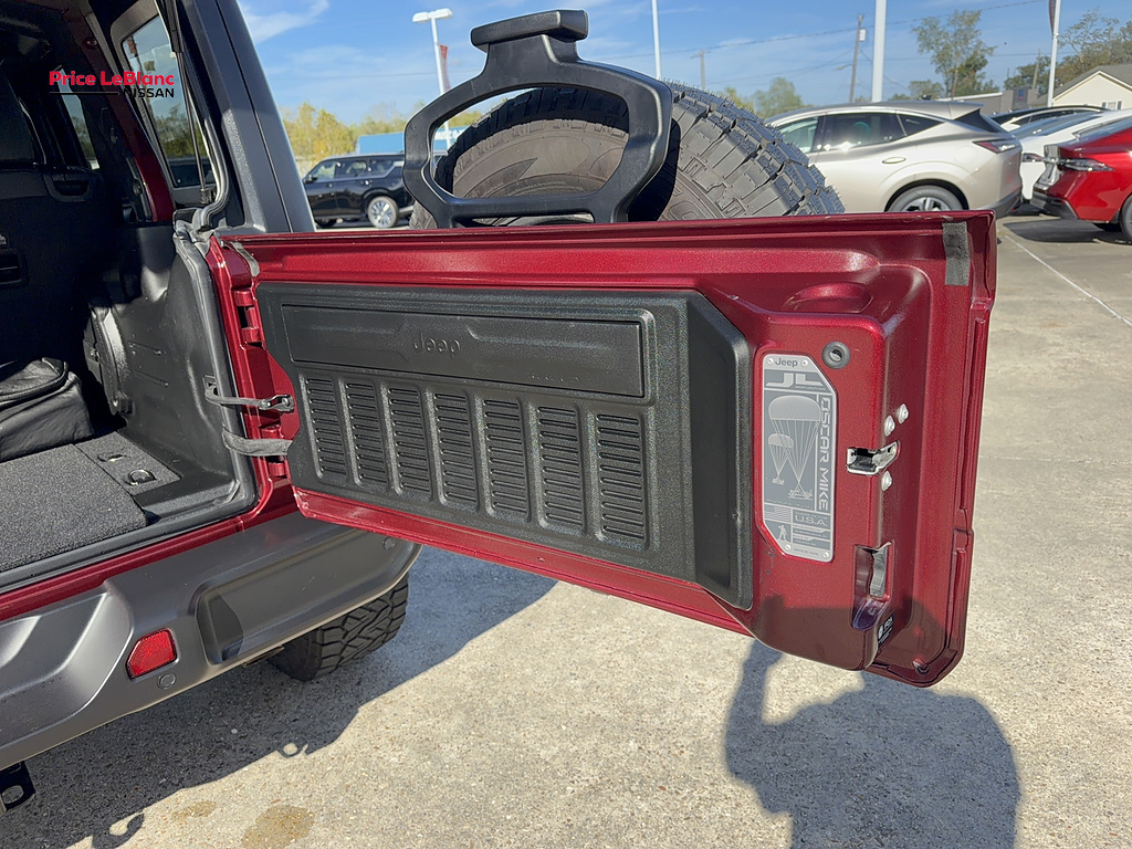 2021 JEEP WRANGLER photo 24 of 36