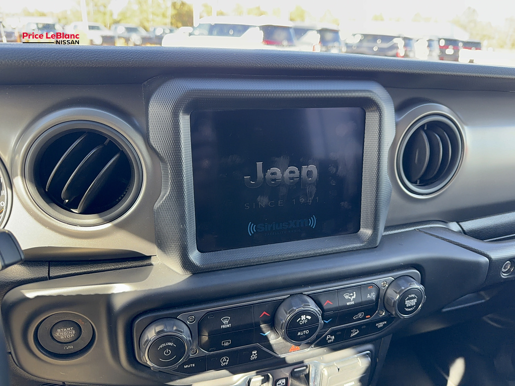 2021 JEEP WRANGLER photo 32 of 36