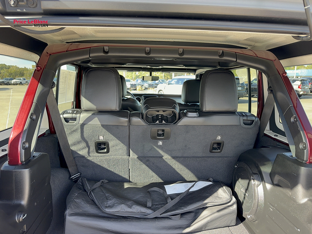 2021 JEEP WRANGLER photo 26 of 36