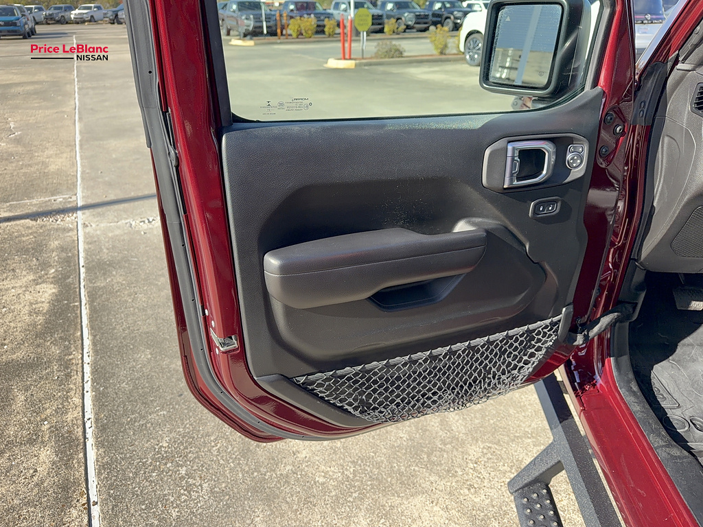 2021 JEEP WRANGLER photo 30 of 36
