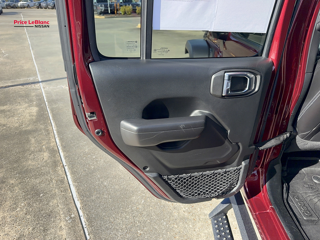 2021 JEEP WRANGLER photo 29 of 36