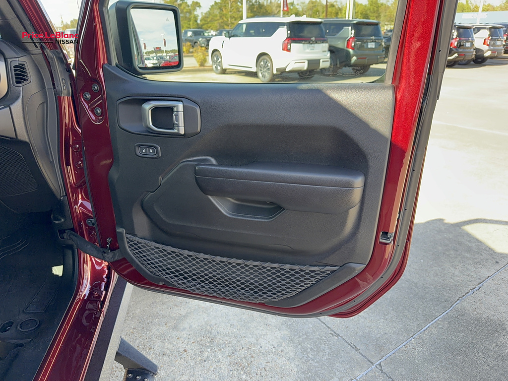 2021 JEEP WRANGLER photo 12 of 36