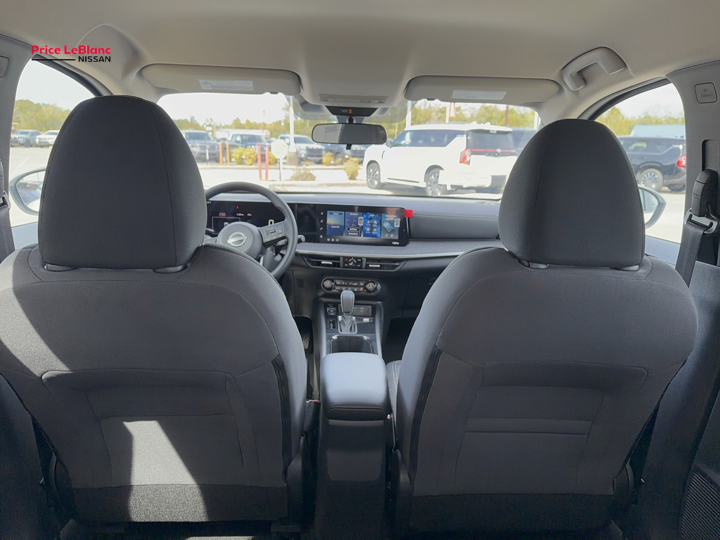 2027 Nissan Kicks photo 18 of 26