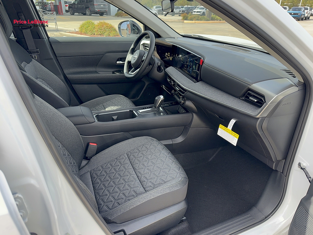 2027 Nissan Kicks photo 13 of 26