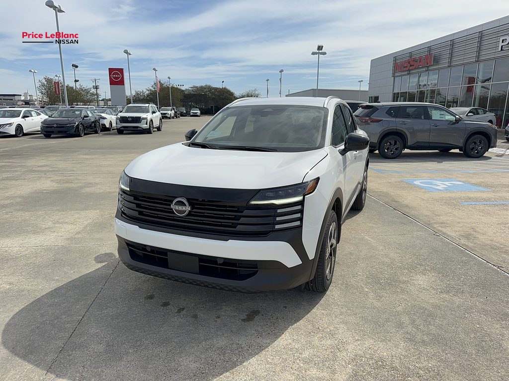 2027 Nissan Kicks photo 4 of 26
