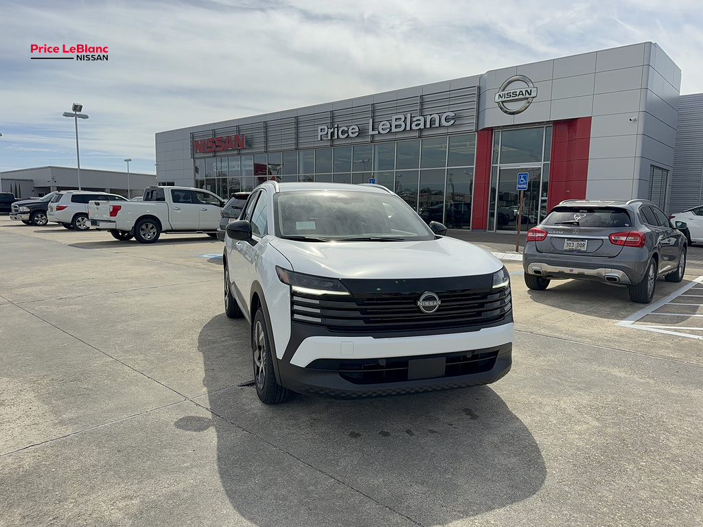2027 Nissan Kicks photo 2 of 26