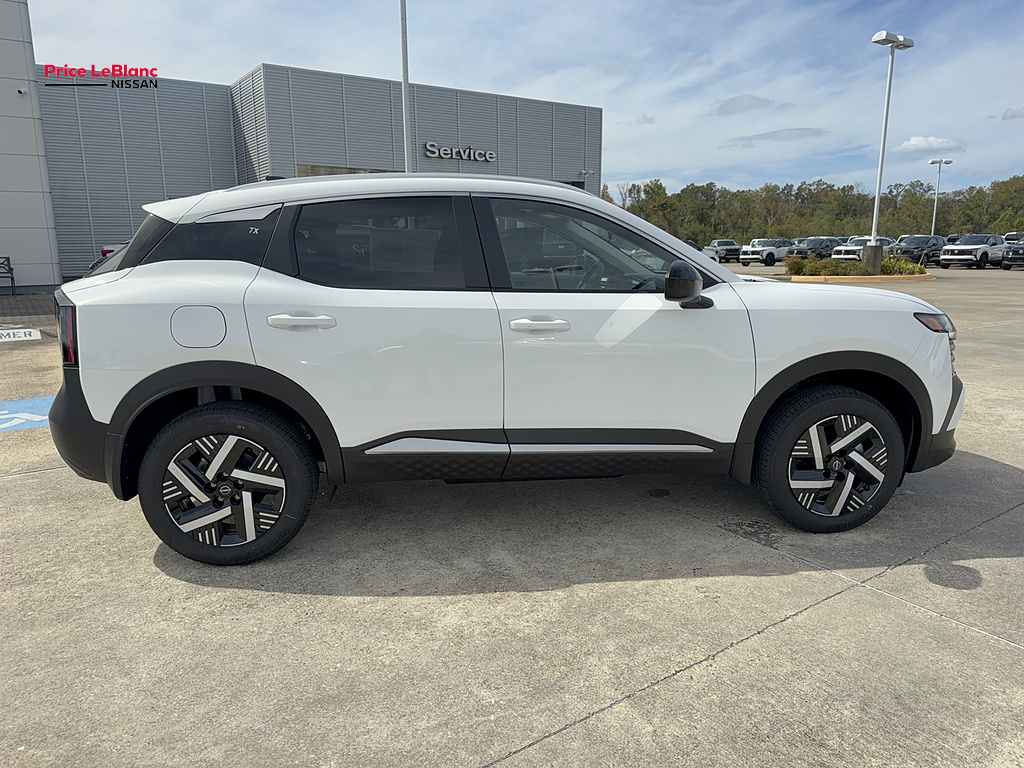 2027 Nissan Kicks photo 11 of 26