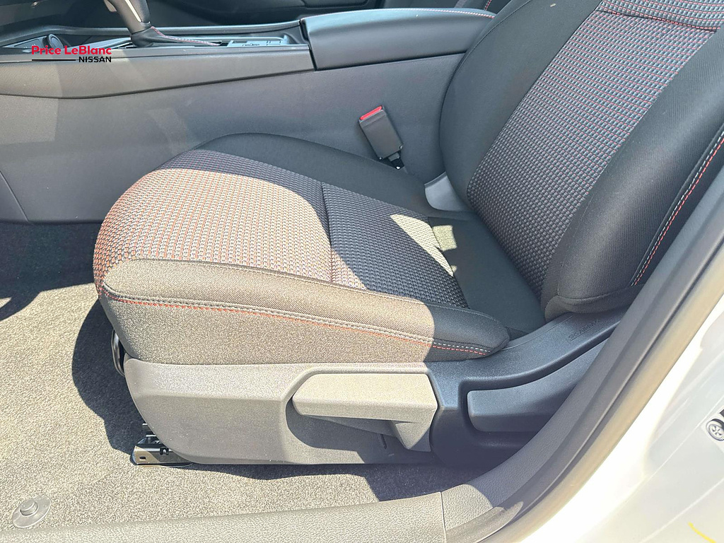 2027 Nissan Sentra photo 9 of 18
