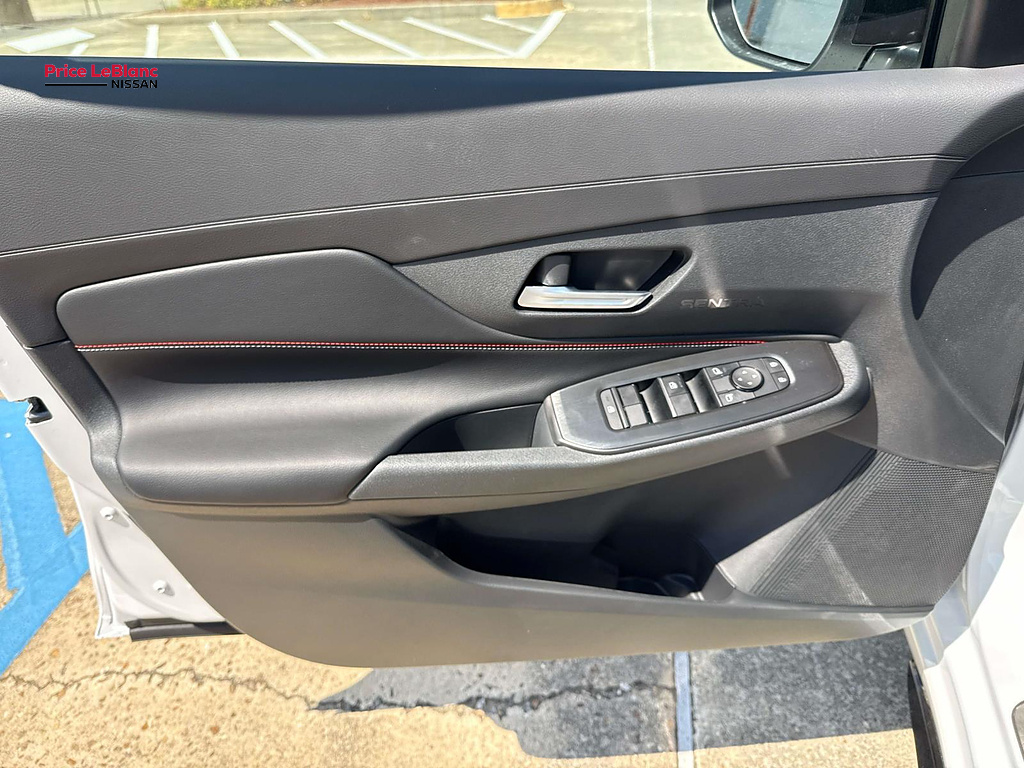 2027 Nissan Sentra photo 10 of 18
