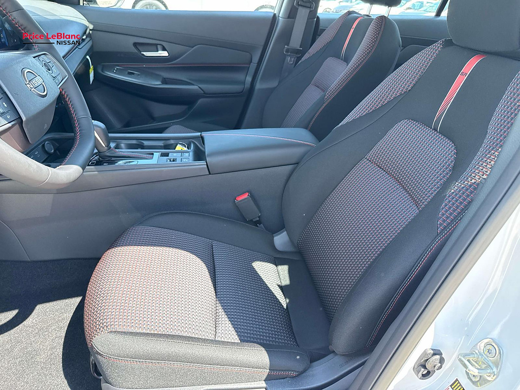 2027 Nissan Sentra photo 8 of 18