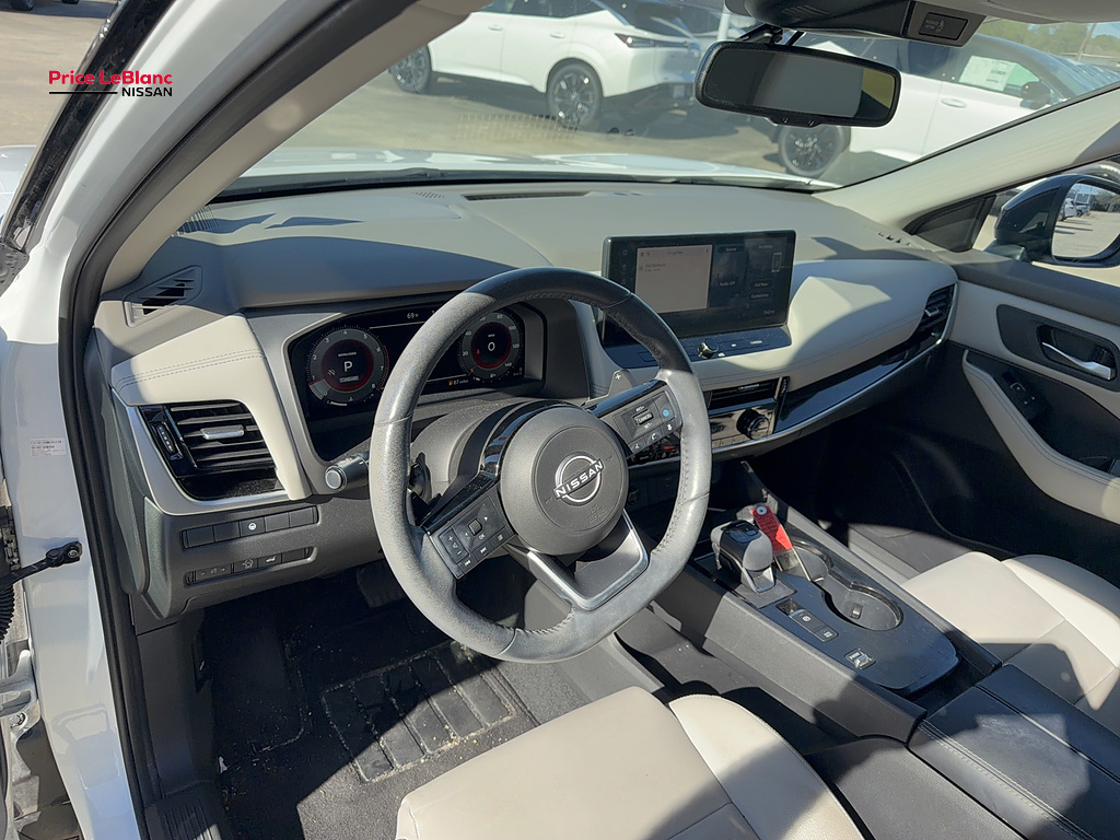 2024 Nissan Rogue photo 16 of 21