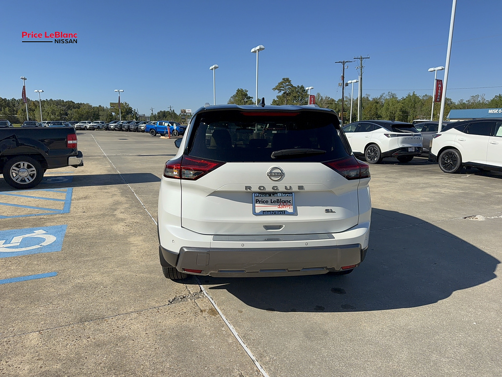 2024 Nissan Rogue photo 8 of 21