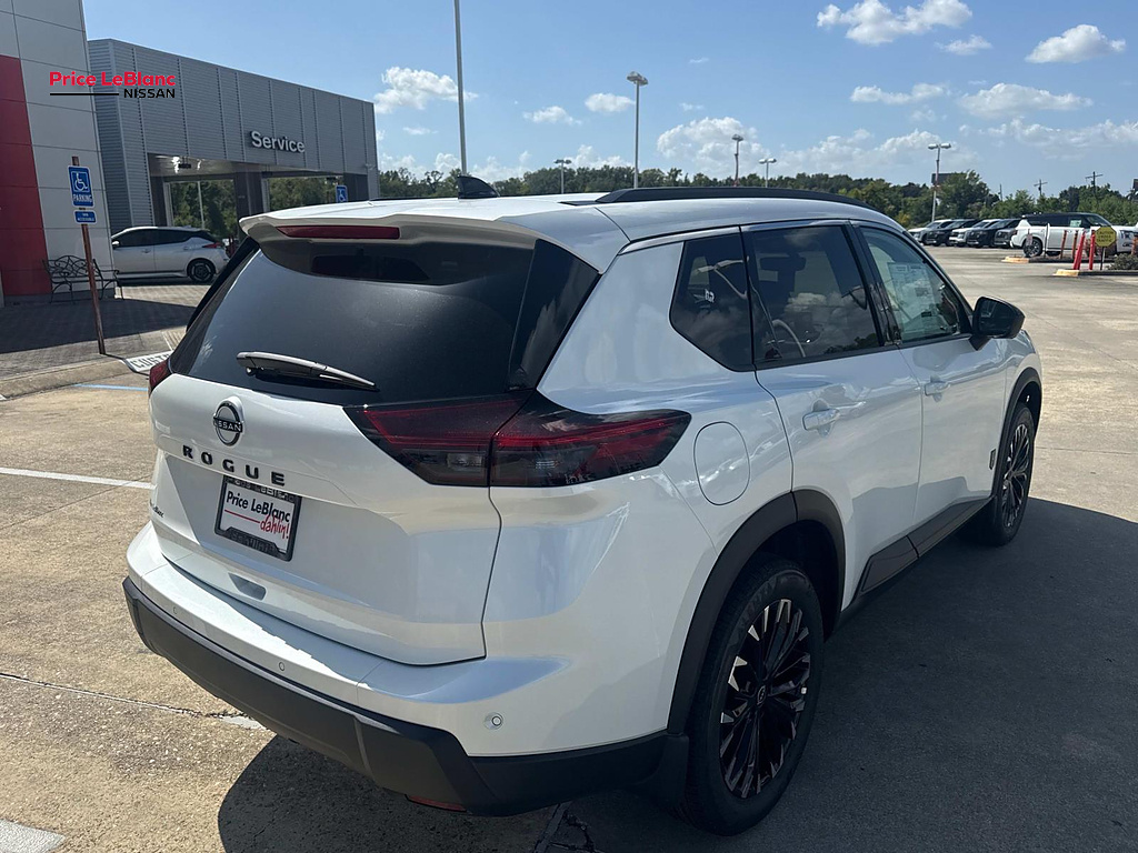 2026 Nissan Rogue photo 7 of 18