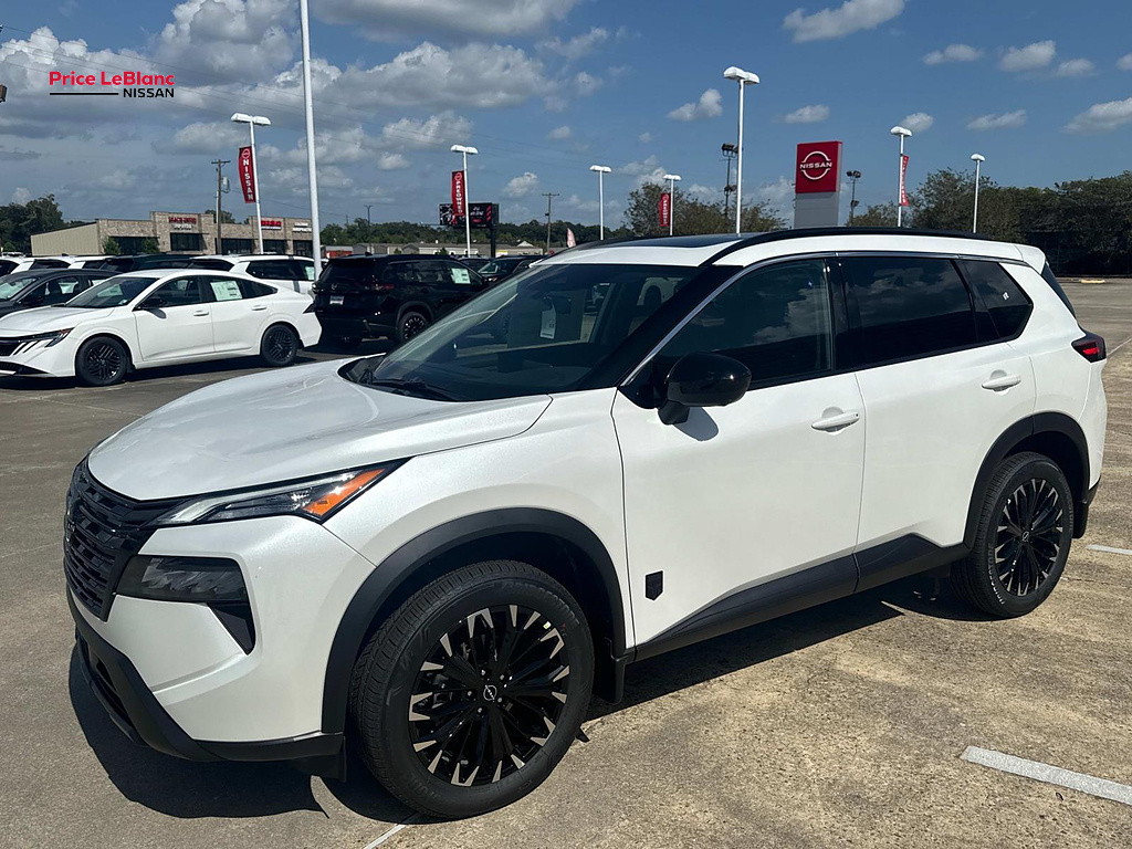 2026 Nissan Rogue photo 3 of 18