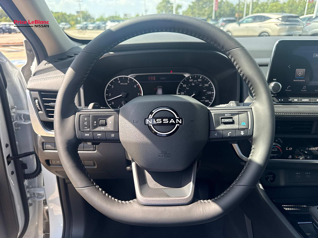 2026 Nissan Rogue photo 15 of 18