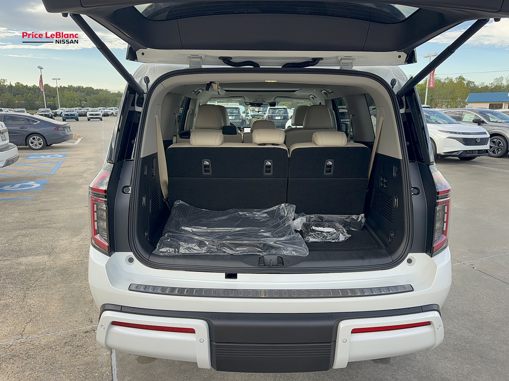 2026 Nissan Armada photo 17 of 32