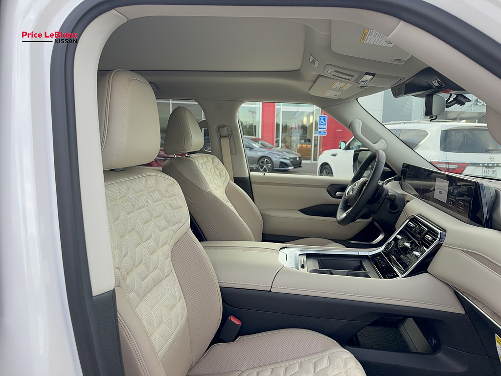 2026 Nissan Armada photo 13 of 32