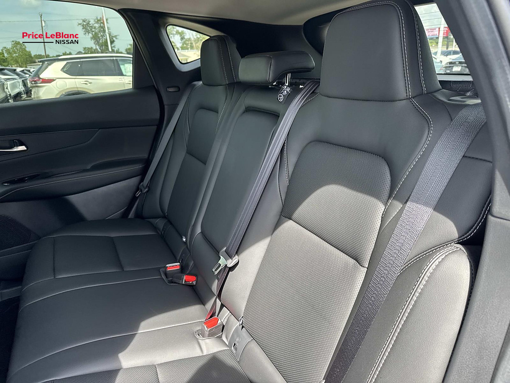 2026 Nissan Murano photo 8 of 18