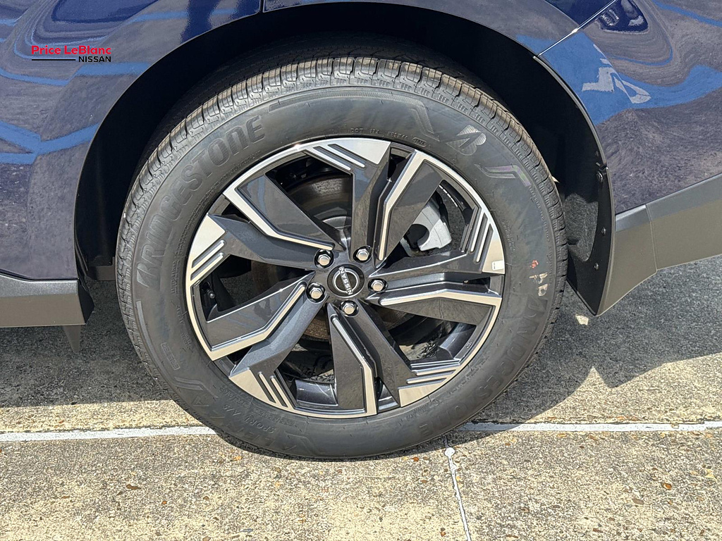 2026 Nissan Murano photo 4 of 18