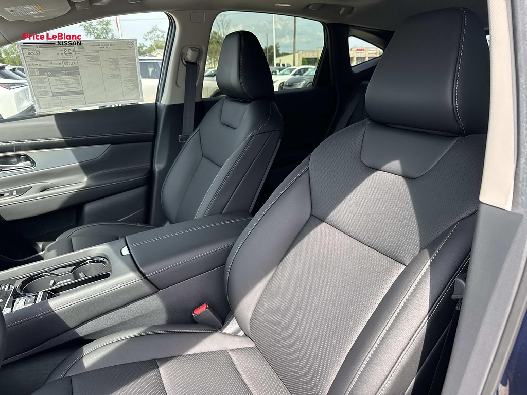 2026 Nissan Murano photo 11 of 18