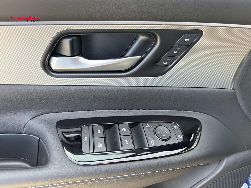 2026 Nissan Murano photo 14 of 18