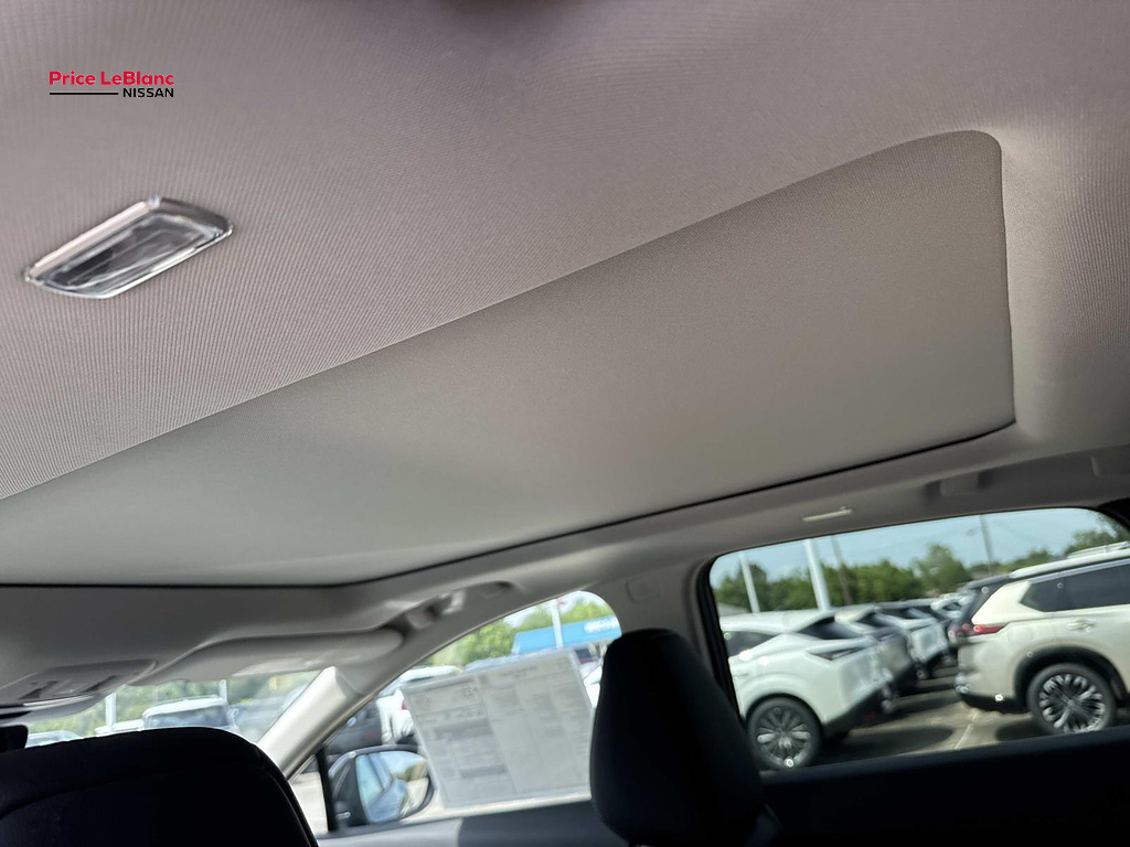 2026 Nissan Murano photo 9 of 18