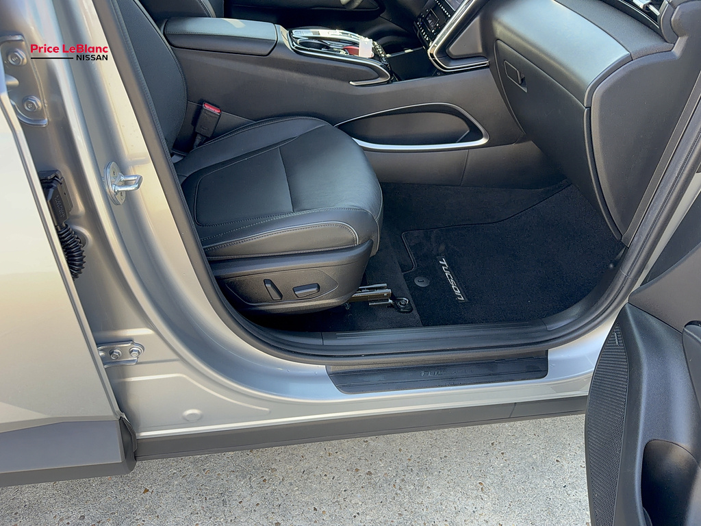 2023 Hyundai Tucson photo 16 of 36