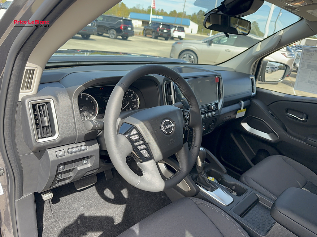 2027 Nissan Frontier photo 16 of 19