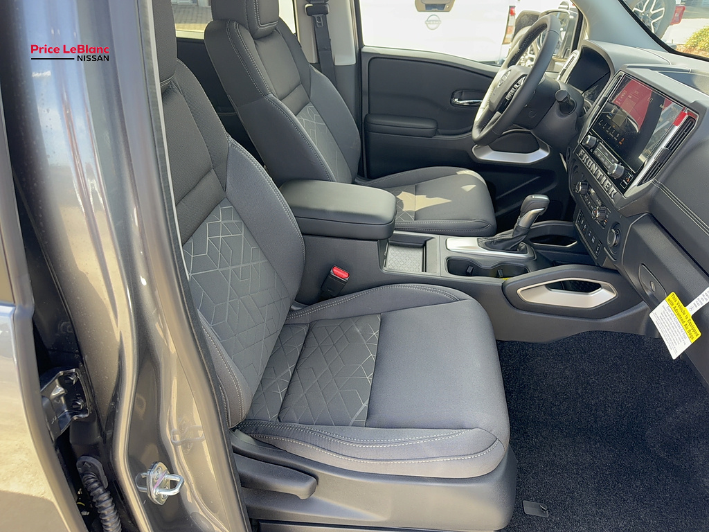 2027 Nissan Frontier photo 12 of 19