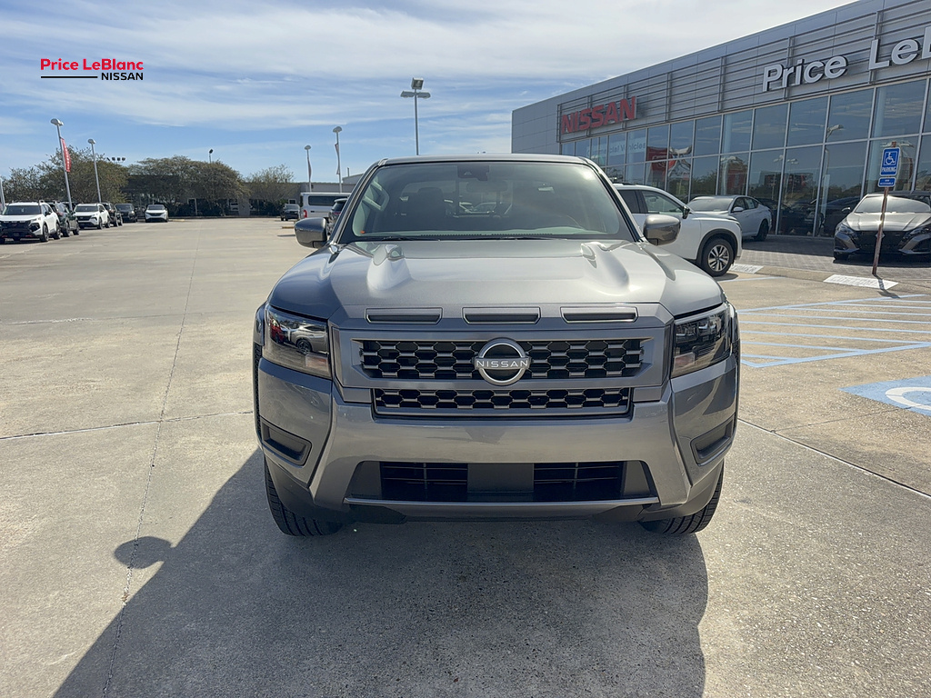 2027 Nissan Frontier photo 2 of 19