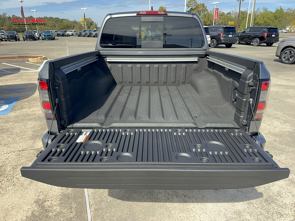 2027 Nissan Frontier photo 14 of 19