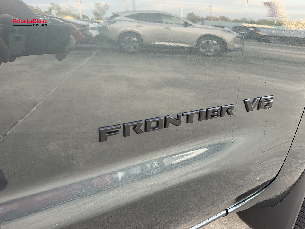 2027 Nissan Frontier photo 12 of 25