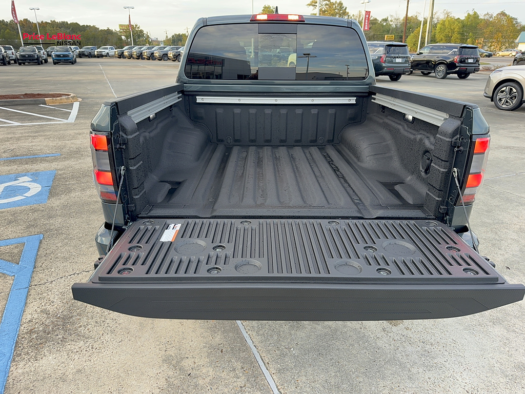 2027 Nissan Frontier photo 17 of 25
