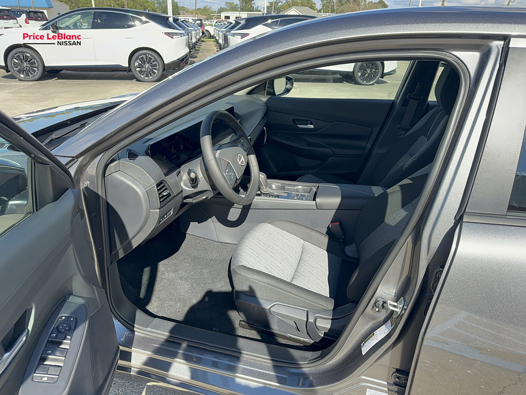 2027 Nissan Sentra photo 14 of 21