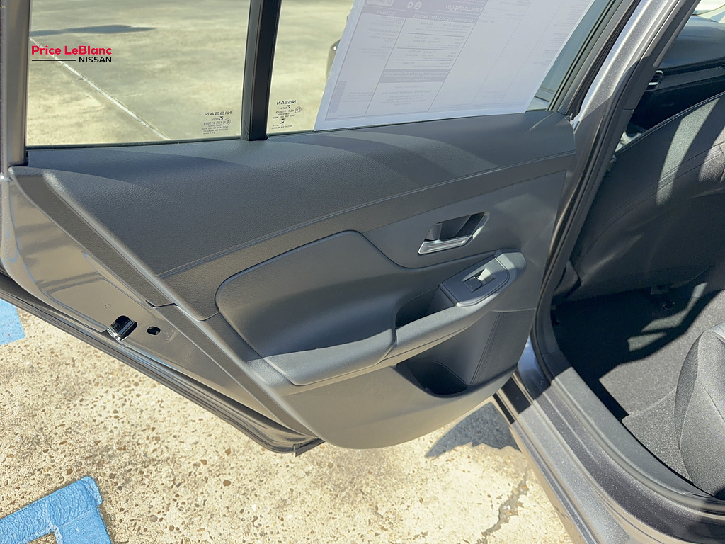 2027 Nissan Sentra photo 16 of 21