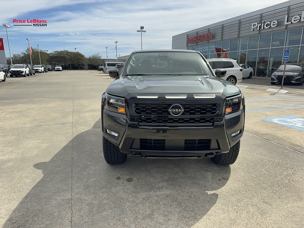 2027 Nissan Frontier photo 2 of 27