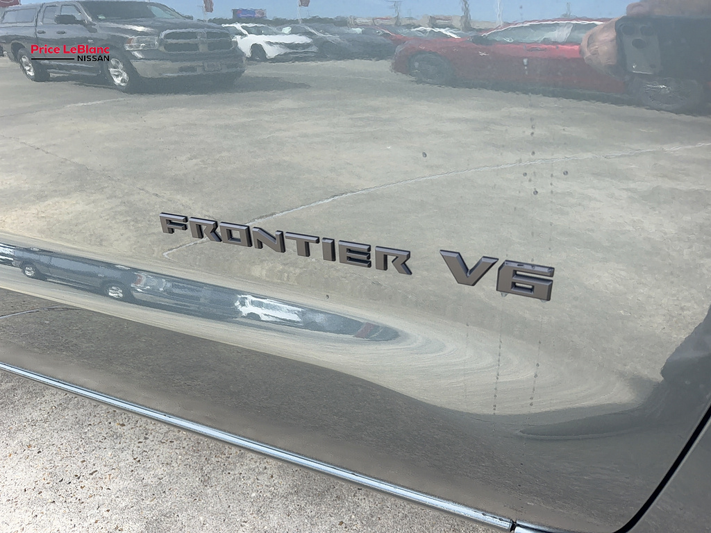 2027 Nissan Frontier photo 14 of 27