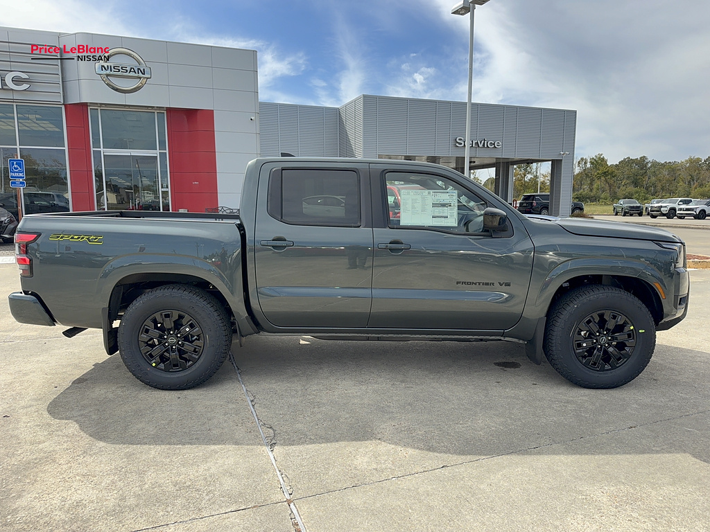 2027 Nissan Frontier photo 11 of 27