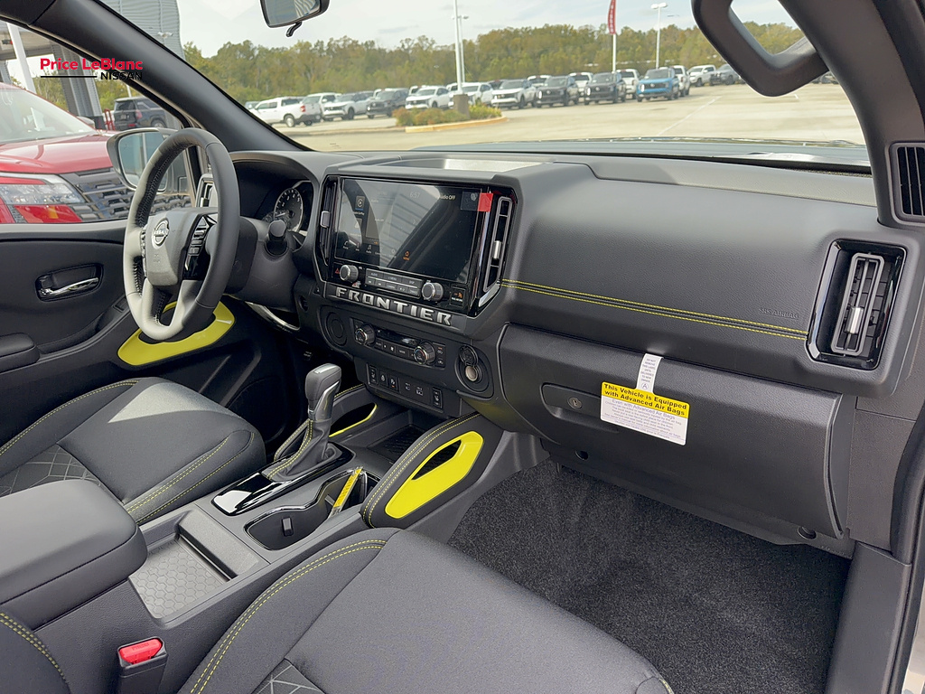 2027 Nissan Frontier photo 17 of 27