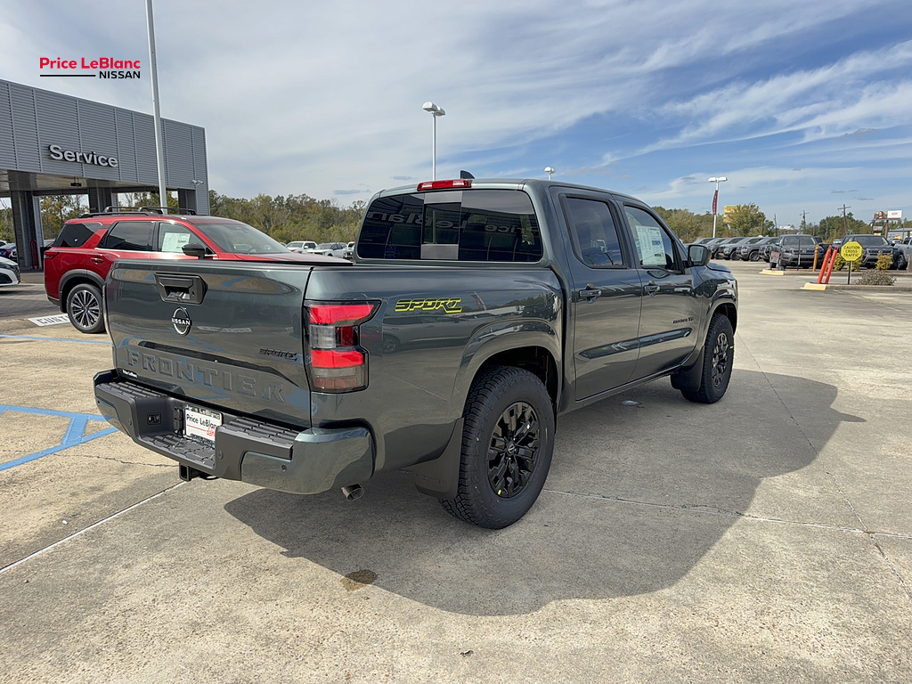 2027 Nissan Frontier photo 10 of 27