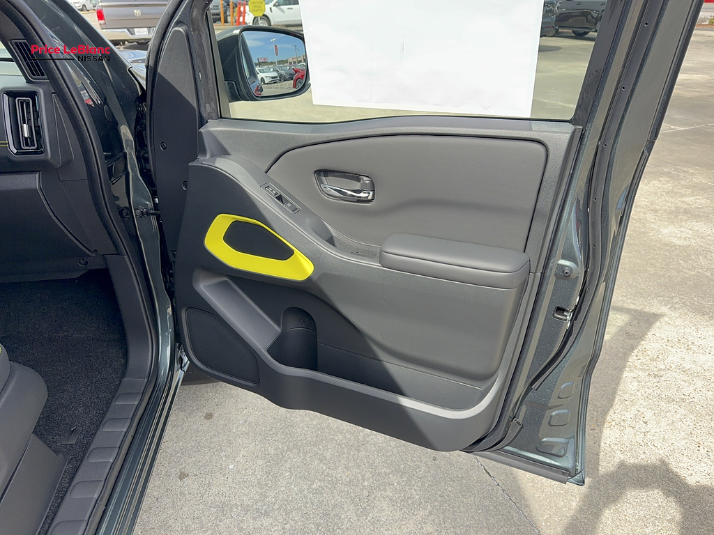 2027 Nissan Frontier photo 15 of 27