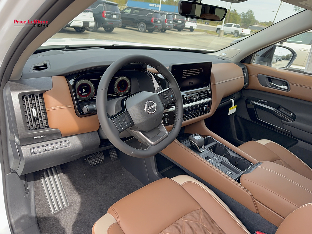 2026 Nissan Pathfinder photo 27 of 34