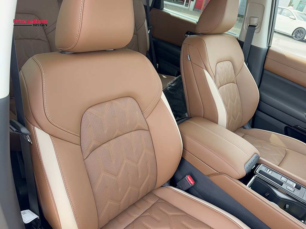 2026 Nissan Pathfinder photo 15 of 34