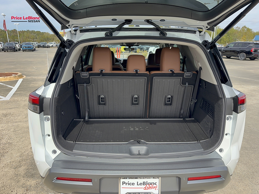 2026 Nissan Pathfinder photo 20 of 34
